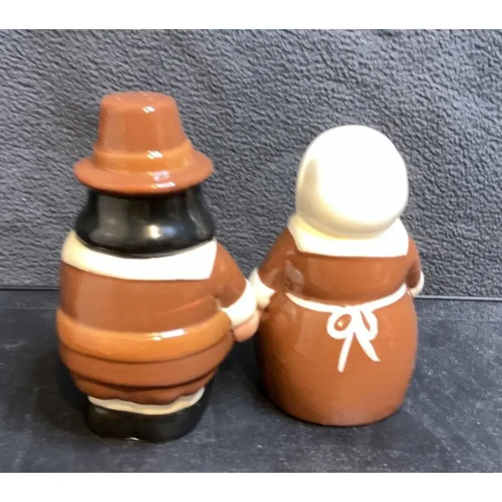 Publix,The Pilgrim Pair Ceramic, Original Collectible Salt and Pepper shakers